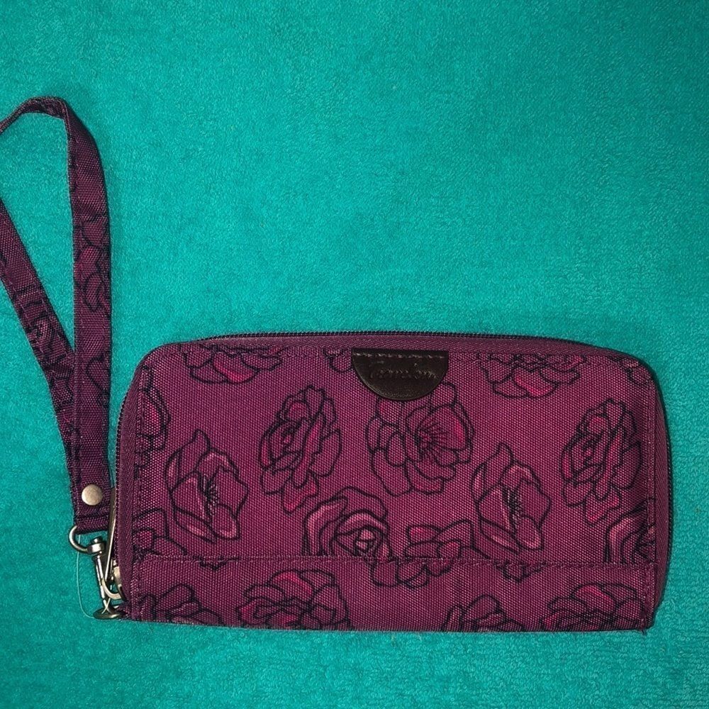 Travelon Wristlet 